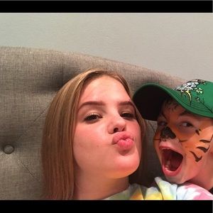 Meet your Posher, Chloe